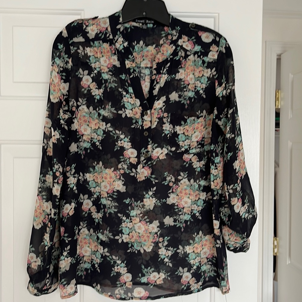 Woman’s blouse size Small